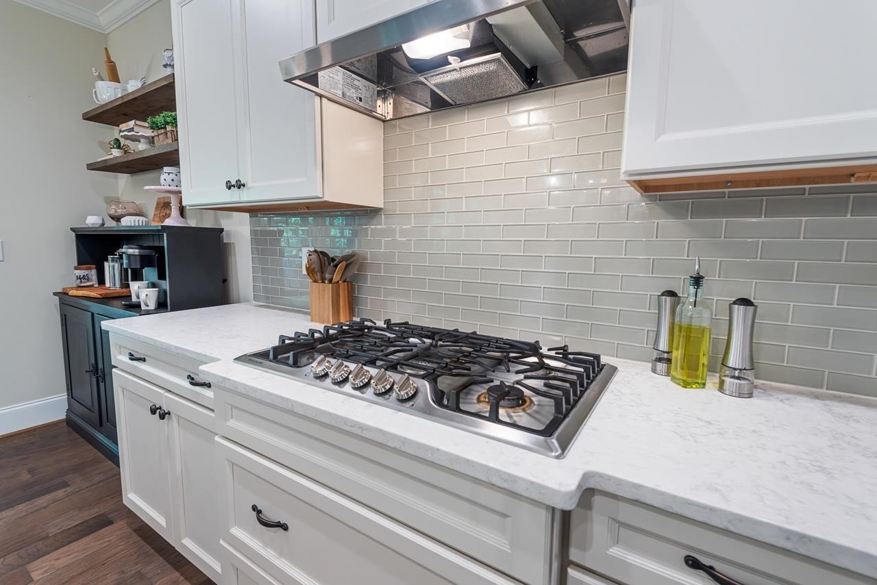 49 S Flanders Street