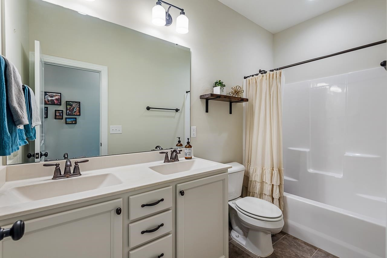 49 S Flanders Street