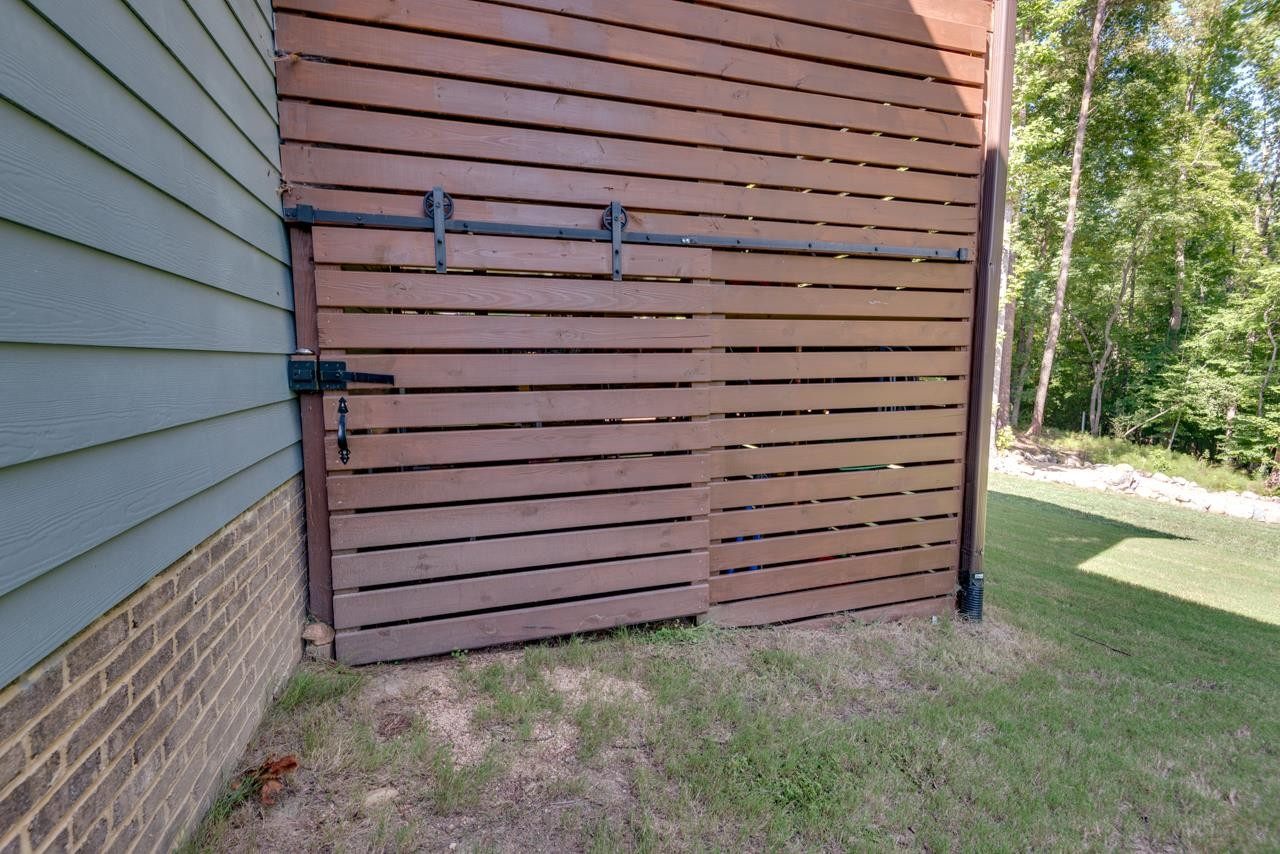 49 S Flanders Street