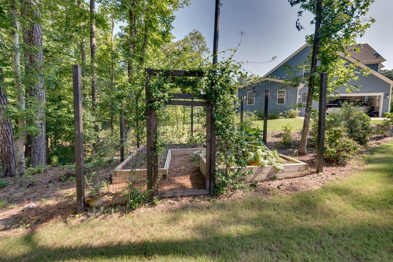 49 S Flanders Street