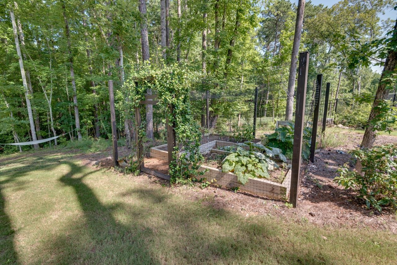 49 S Flanders Street