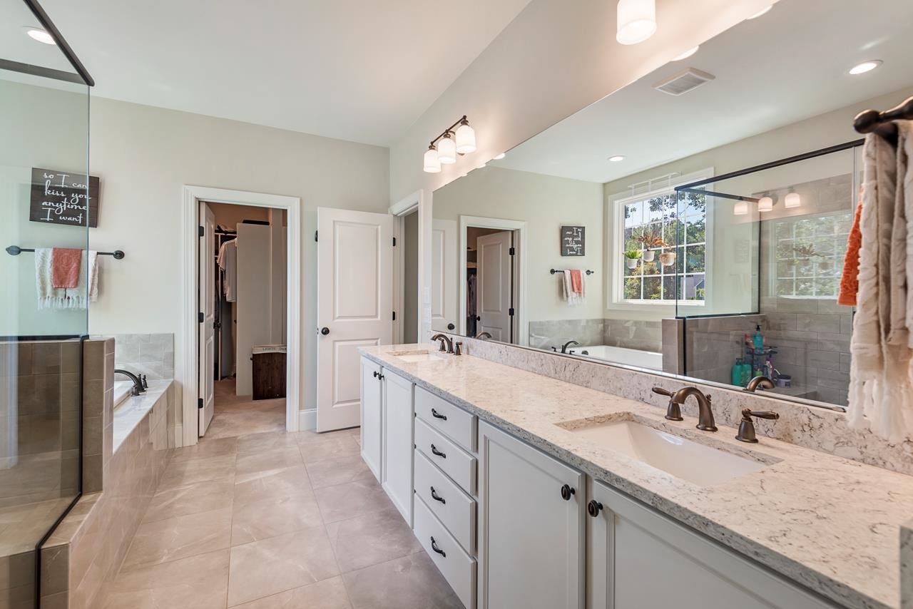 49 S Flanders Street