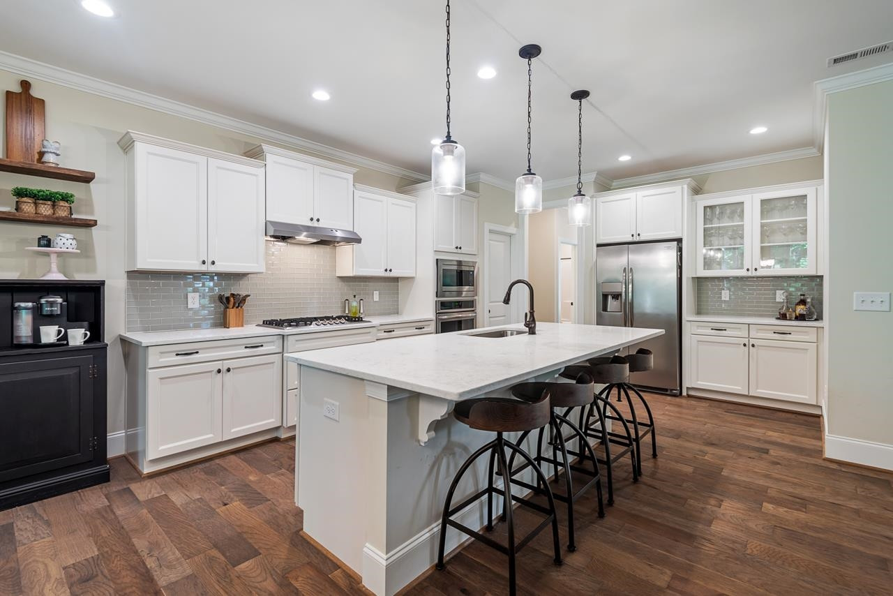 49 S Flanders Street