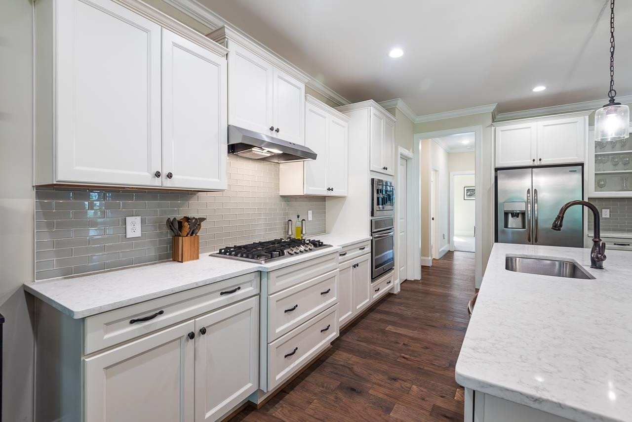 49 S Flanders Street