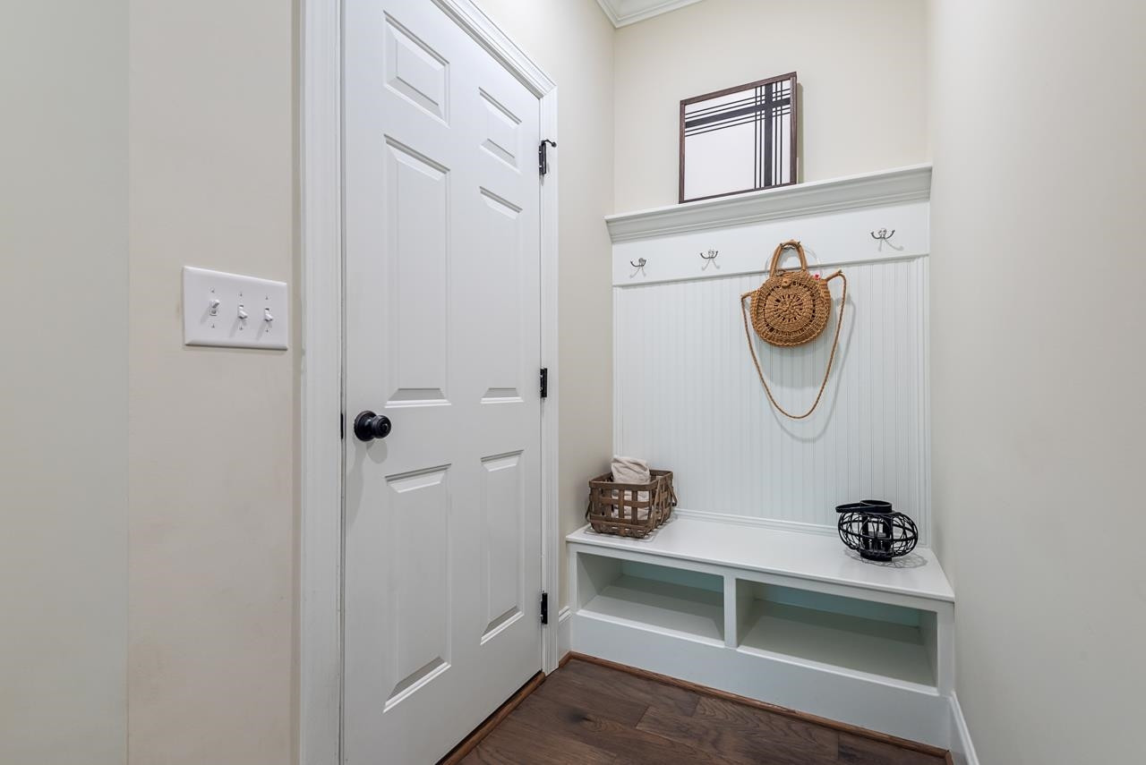 49 S Flanders Street