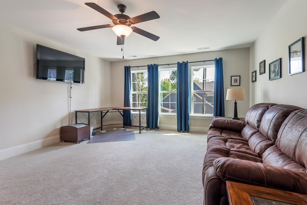 49 S Flanders Street