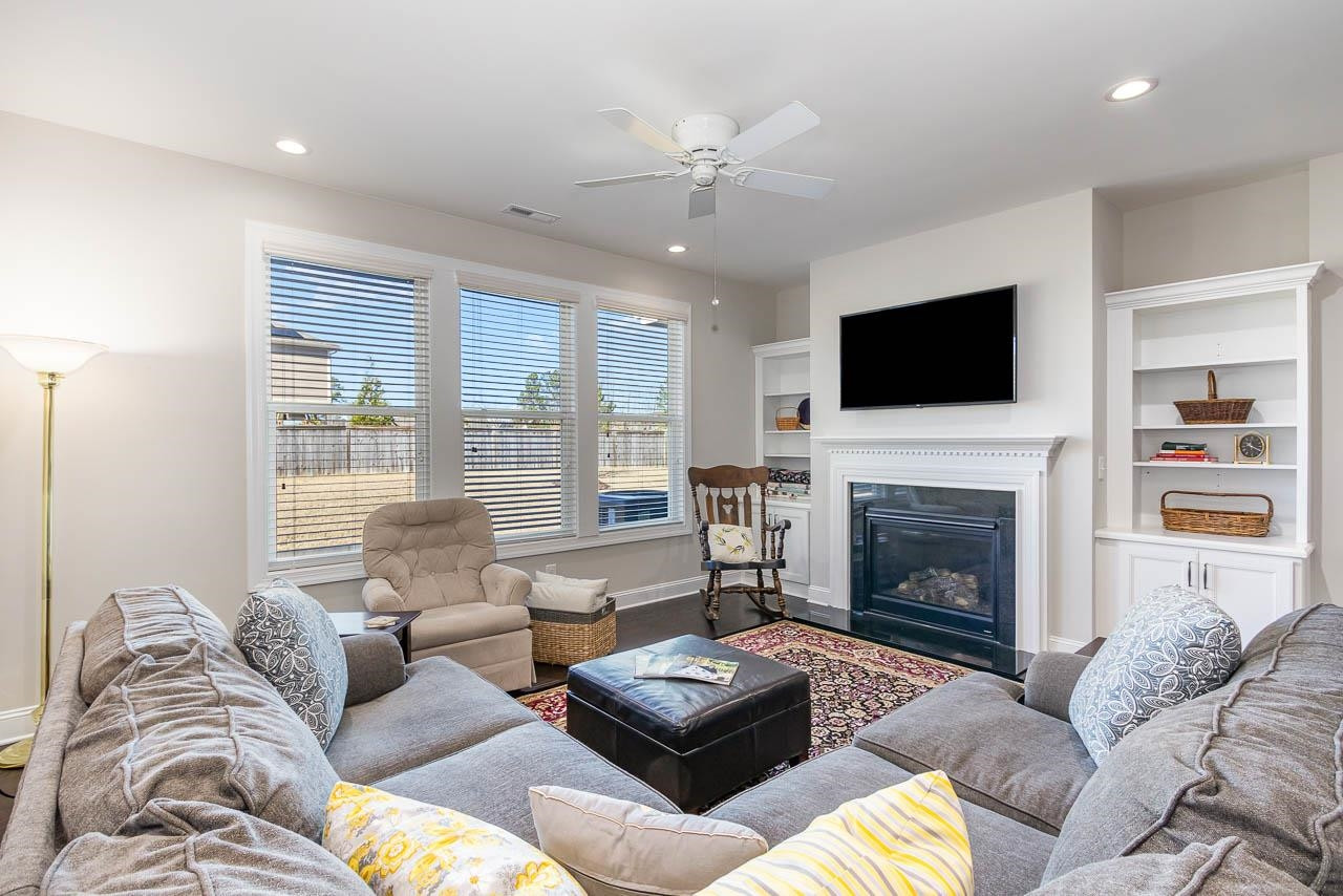 125 Filigree Way
