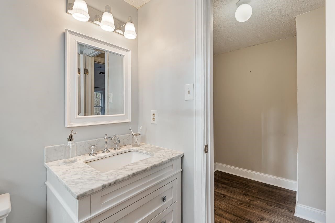 7903 Country Knoll Road