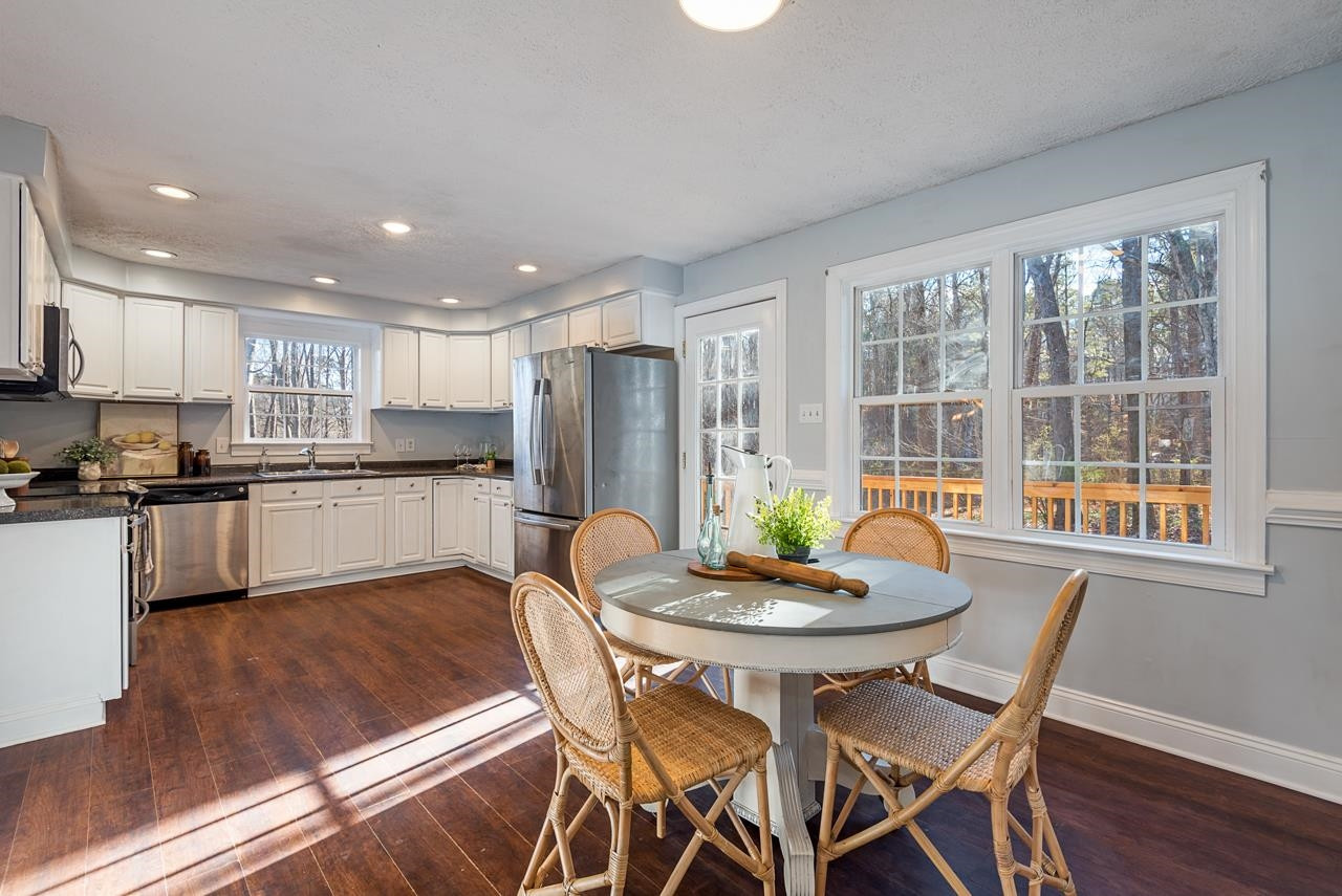 7903 Country Knoll Road