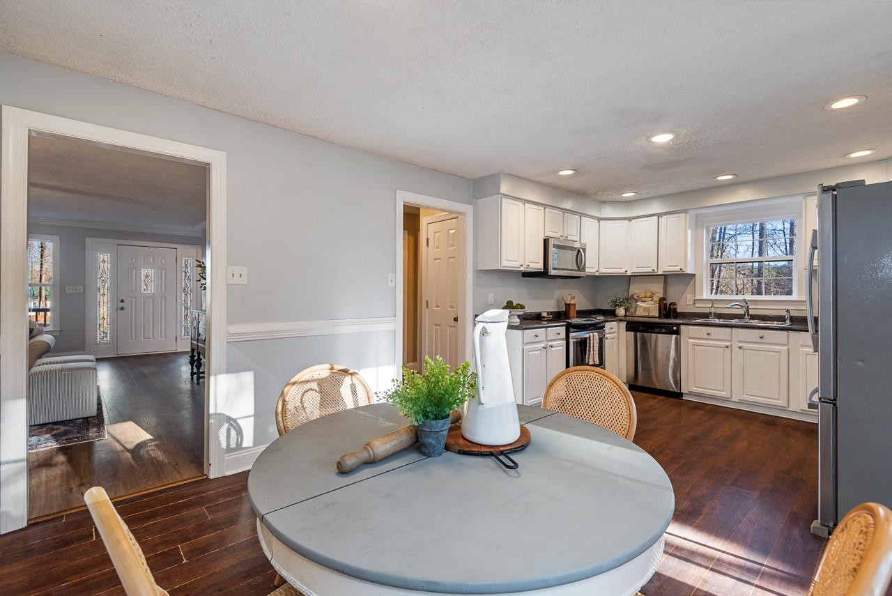 7903 Country Knoll Road