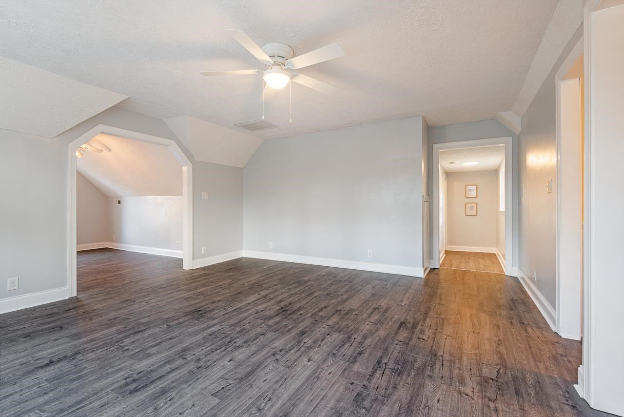 7903 Country Knoll Road