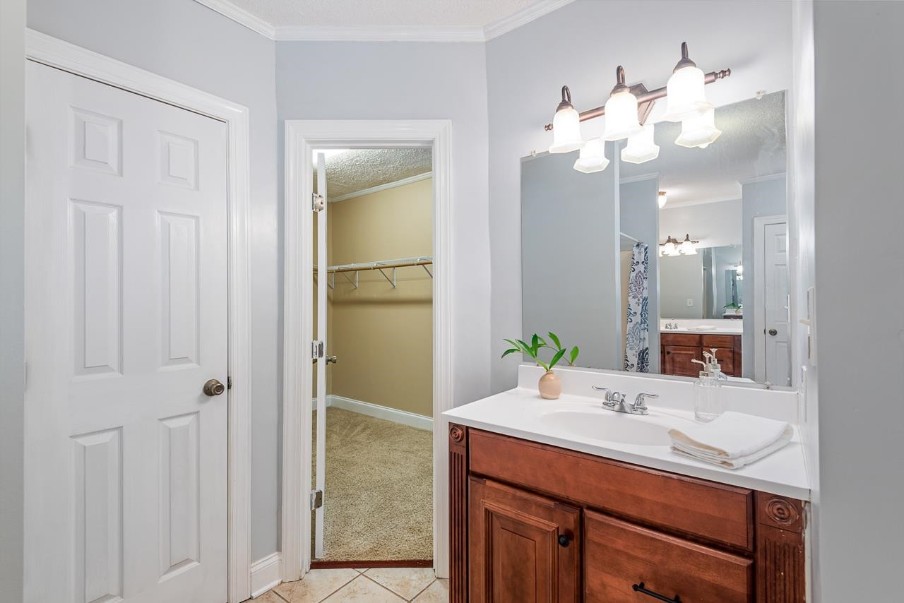 7903 Country Knoll Road