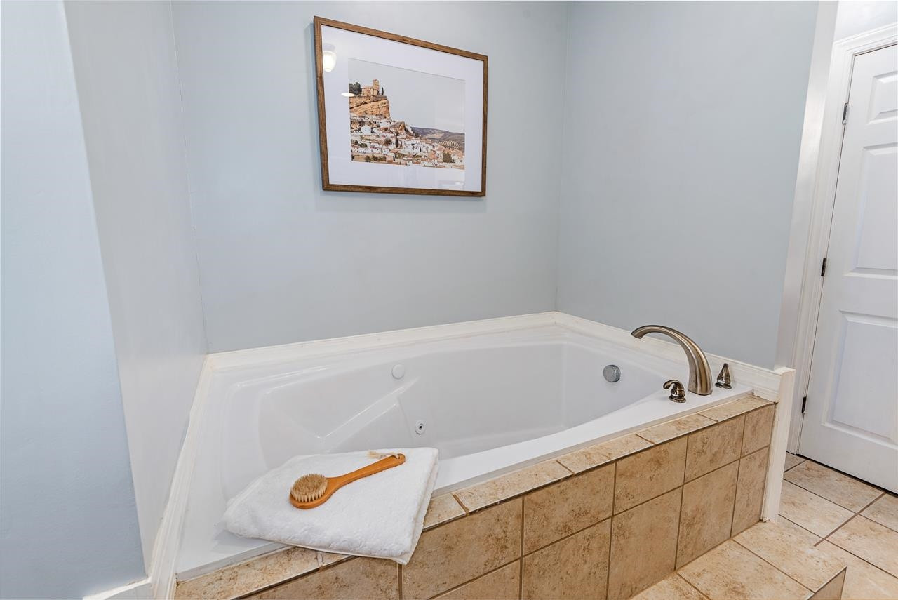 7903 Country Knoll Road