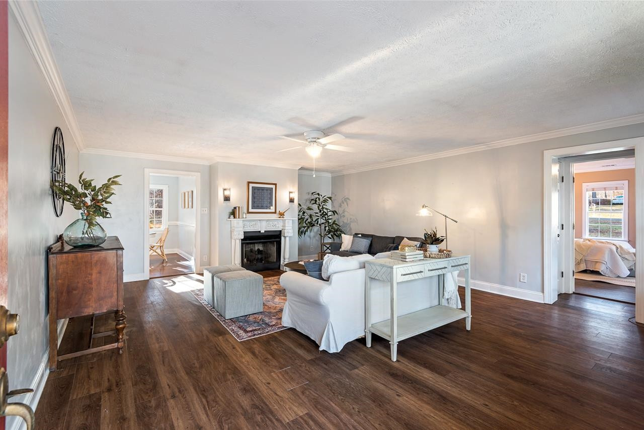 7903 Country Knoll Road