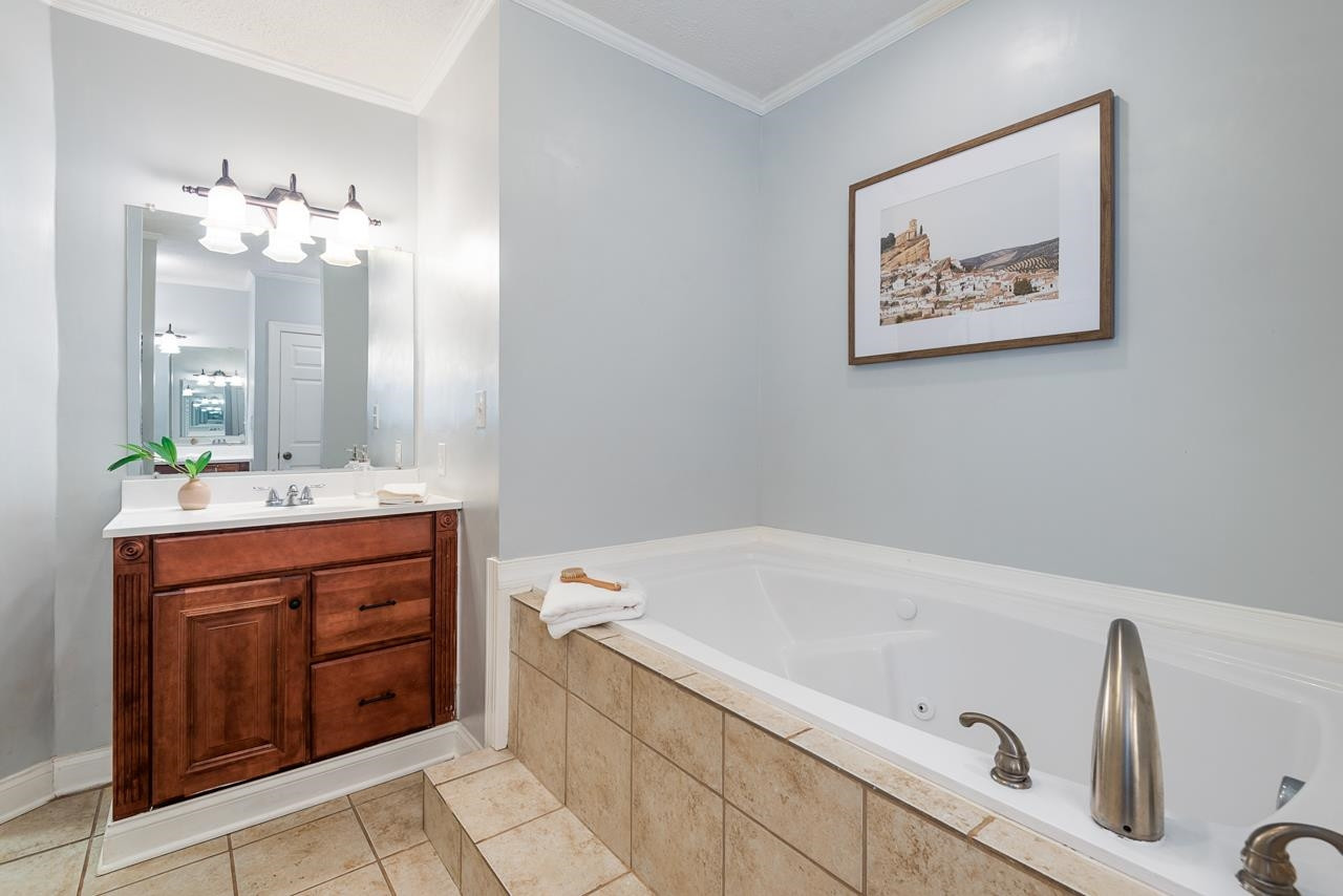 7903 Country Knoll Road