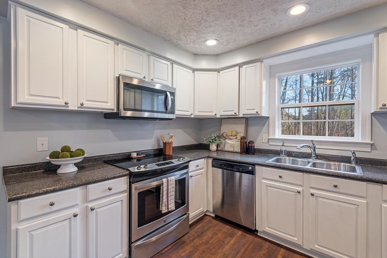 7903 Country Knoll Road