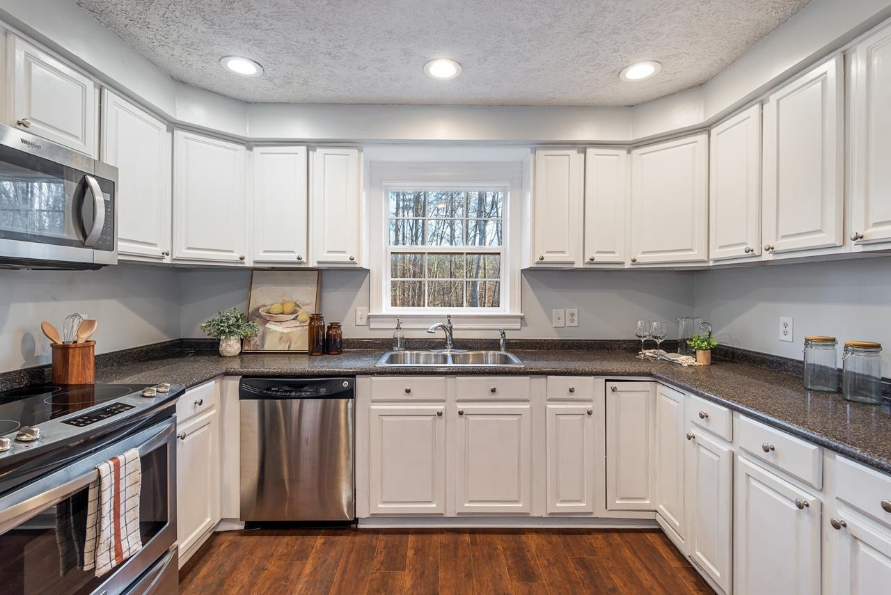 7903 Country Knoll Road