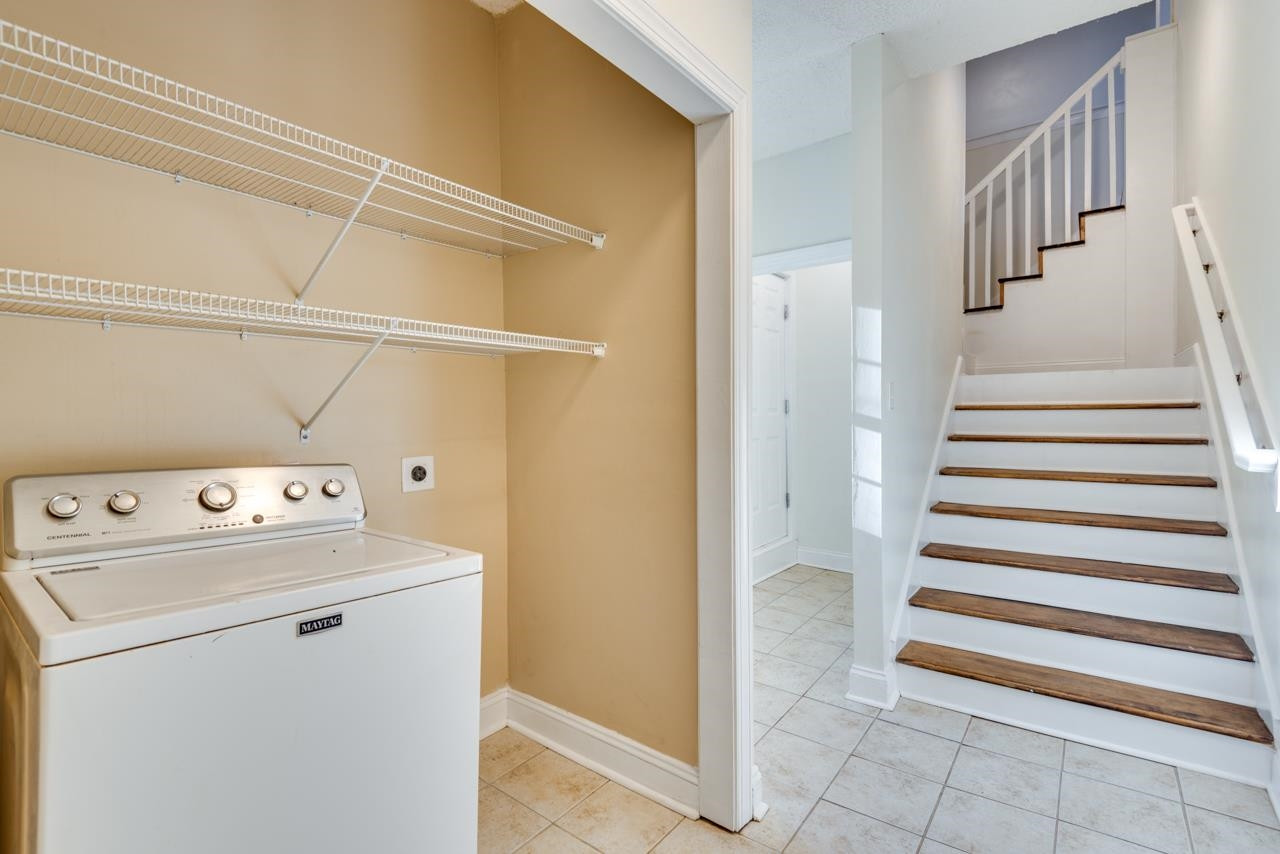 7903 Country Knoll Road