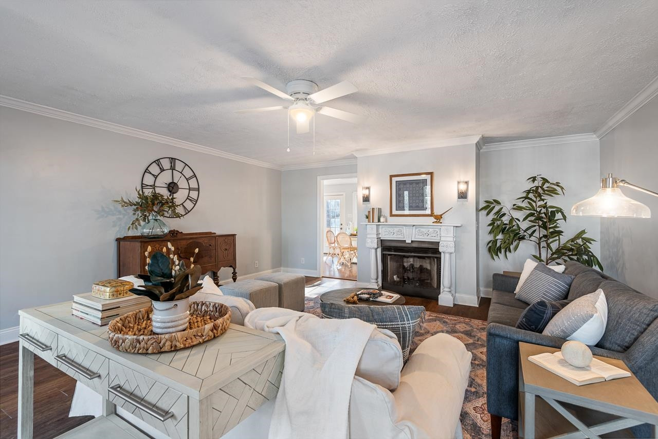 7903 Country Knoll Road