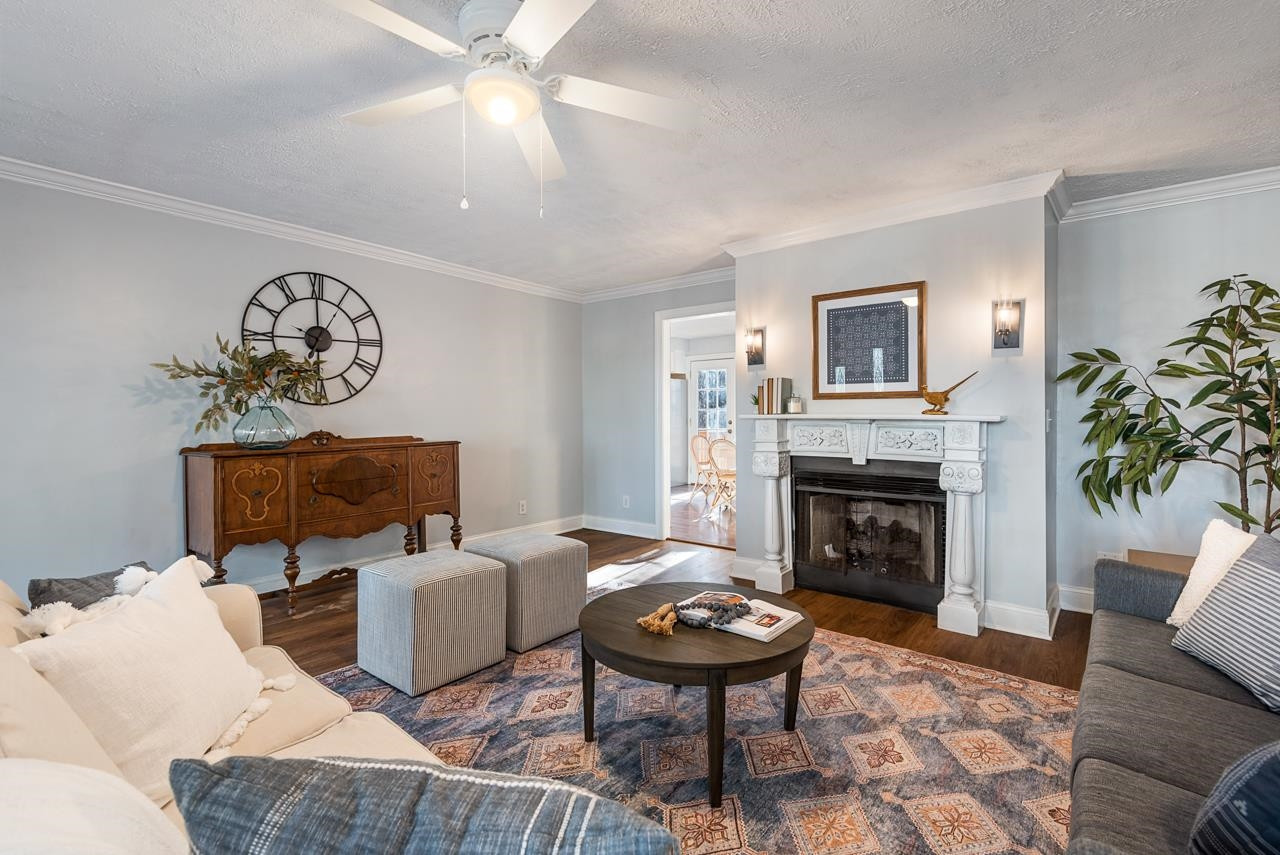 7903 Country Knoll Road