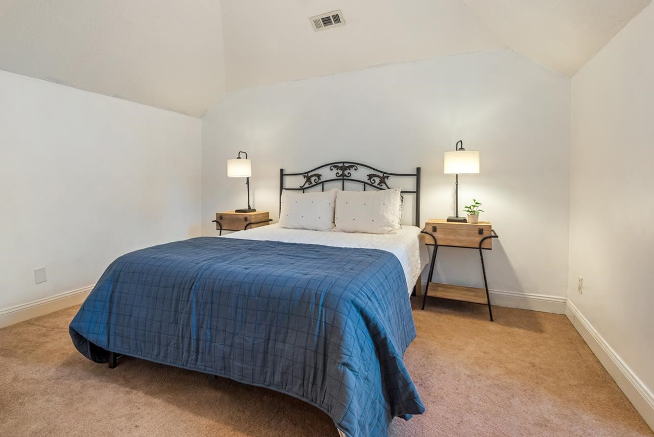 7903 Country Knoll Road