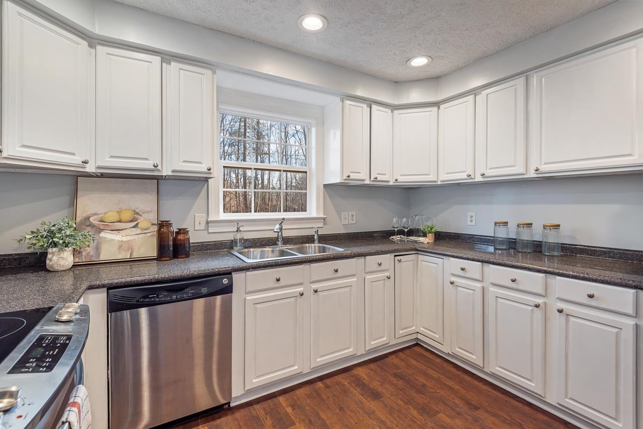 7903 Country Knoll Road