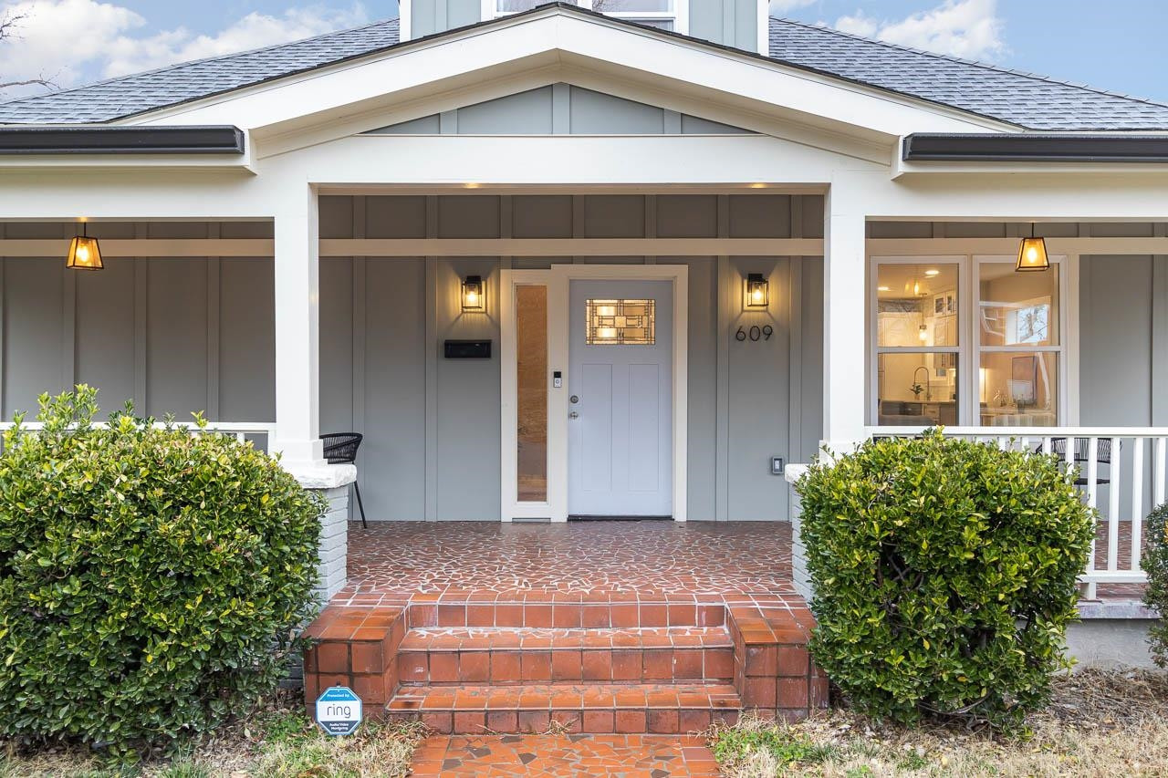 609 Primitive Street