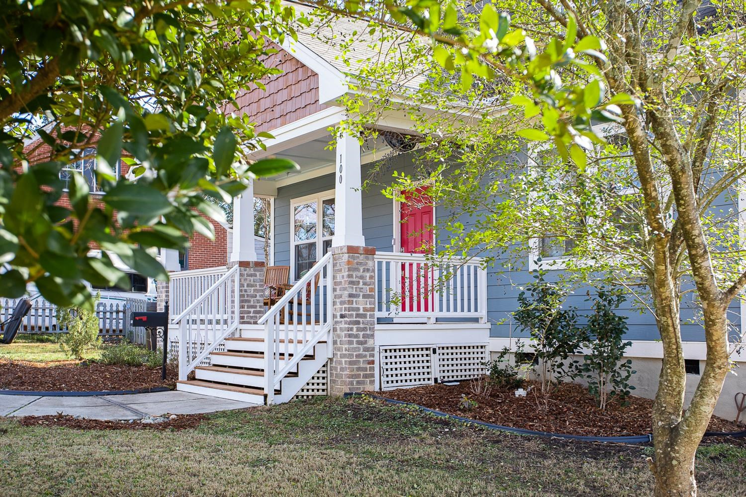 100 E Delafield Avenue