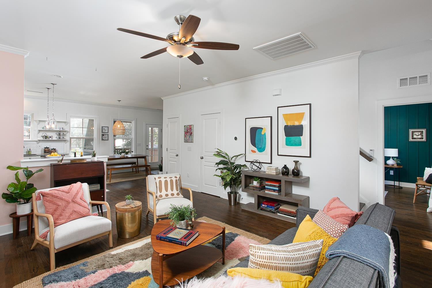 100 E Delafield Avenue