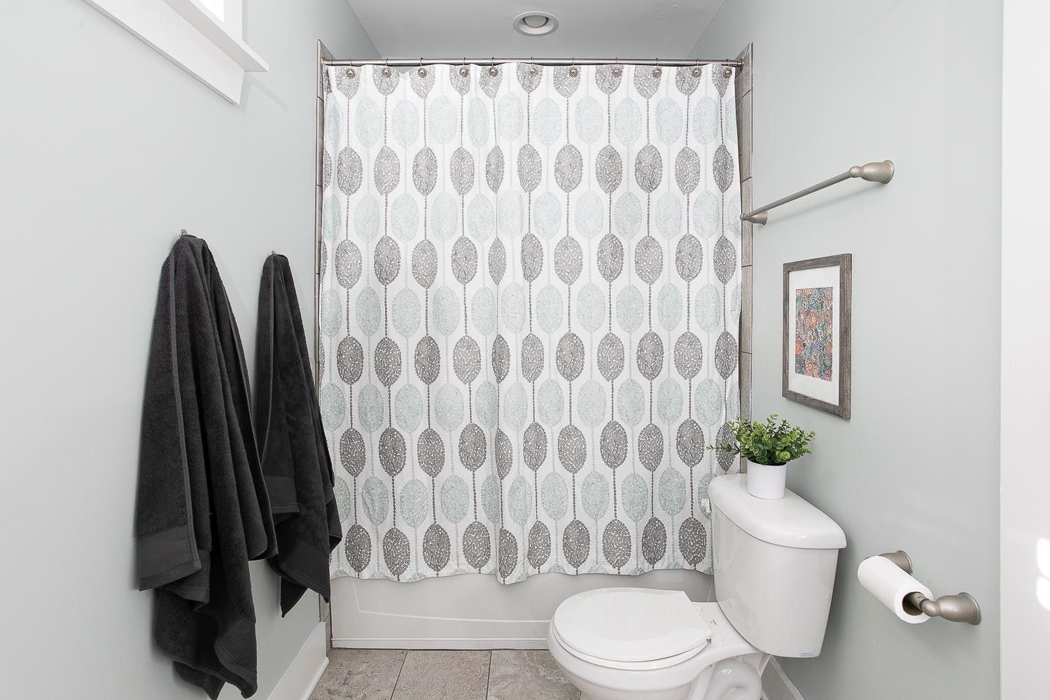 100 E Delafield Avenue