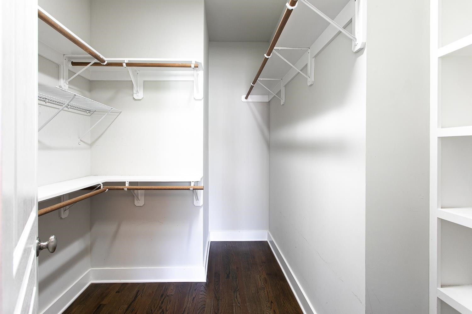 100 E Delafield Avenue