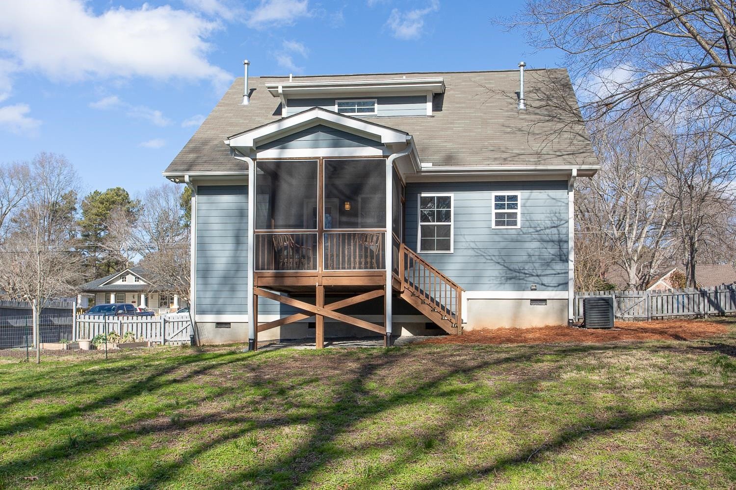 100 E Delafield Avenue