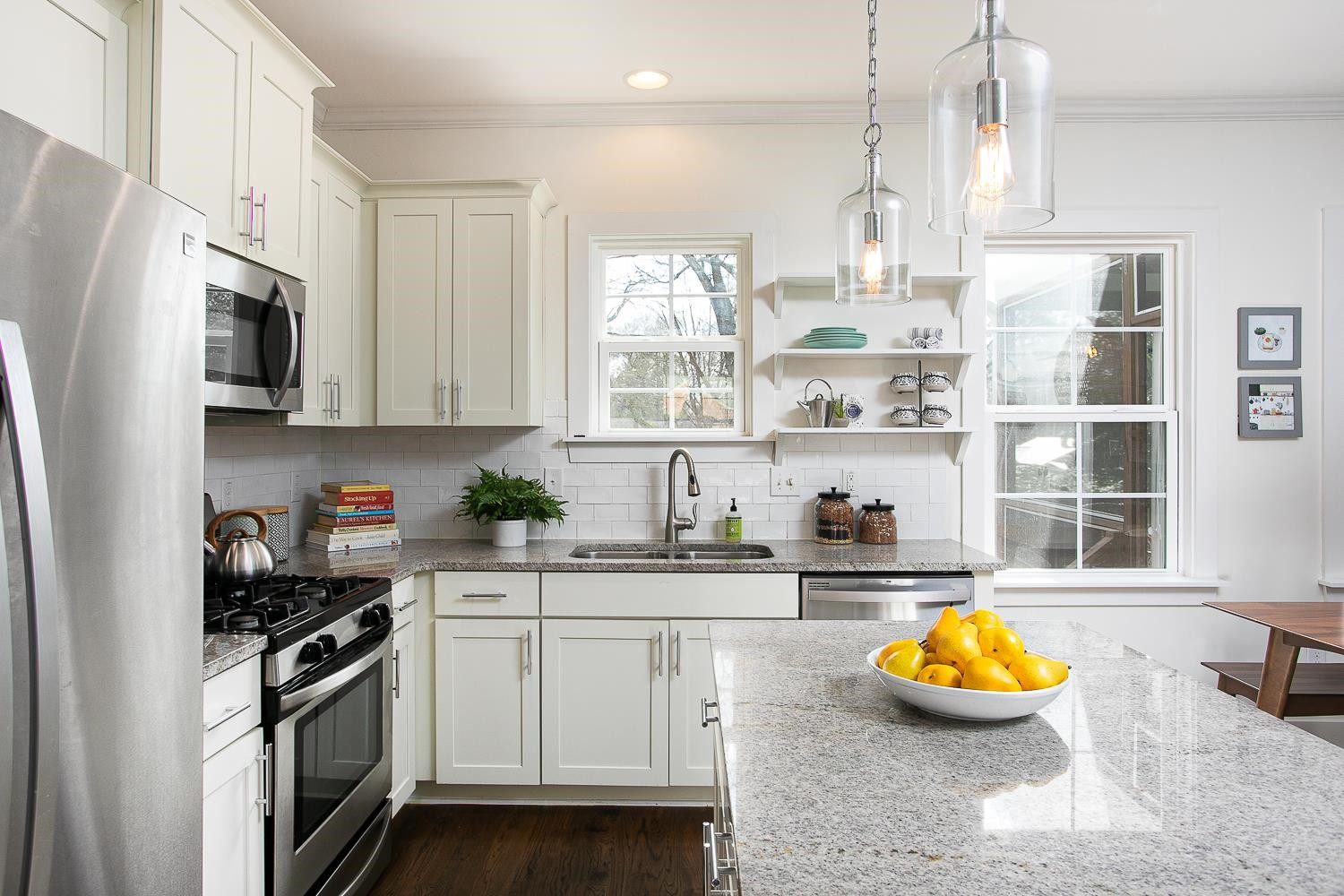 100 E Delafield Avenue