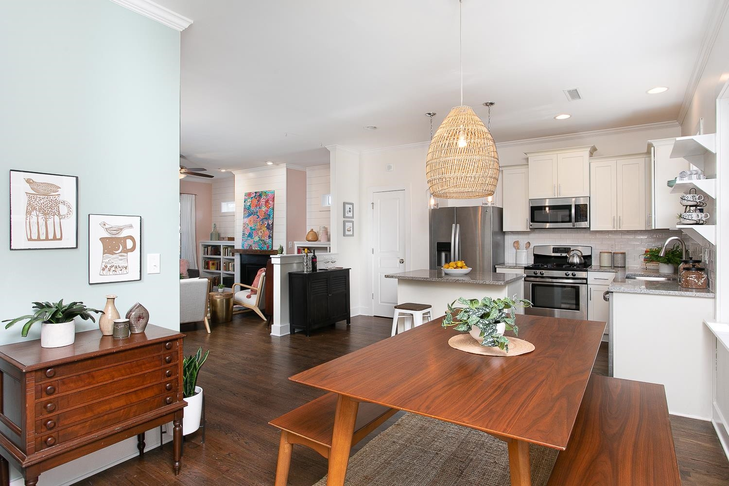 100 E Delafield Avenue