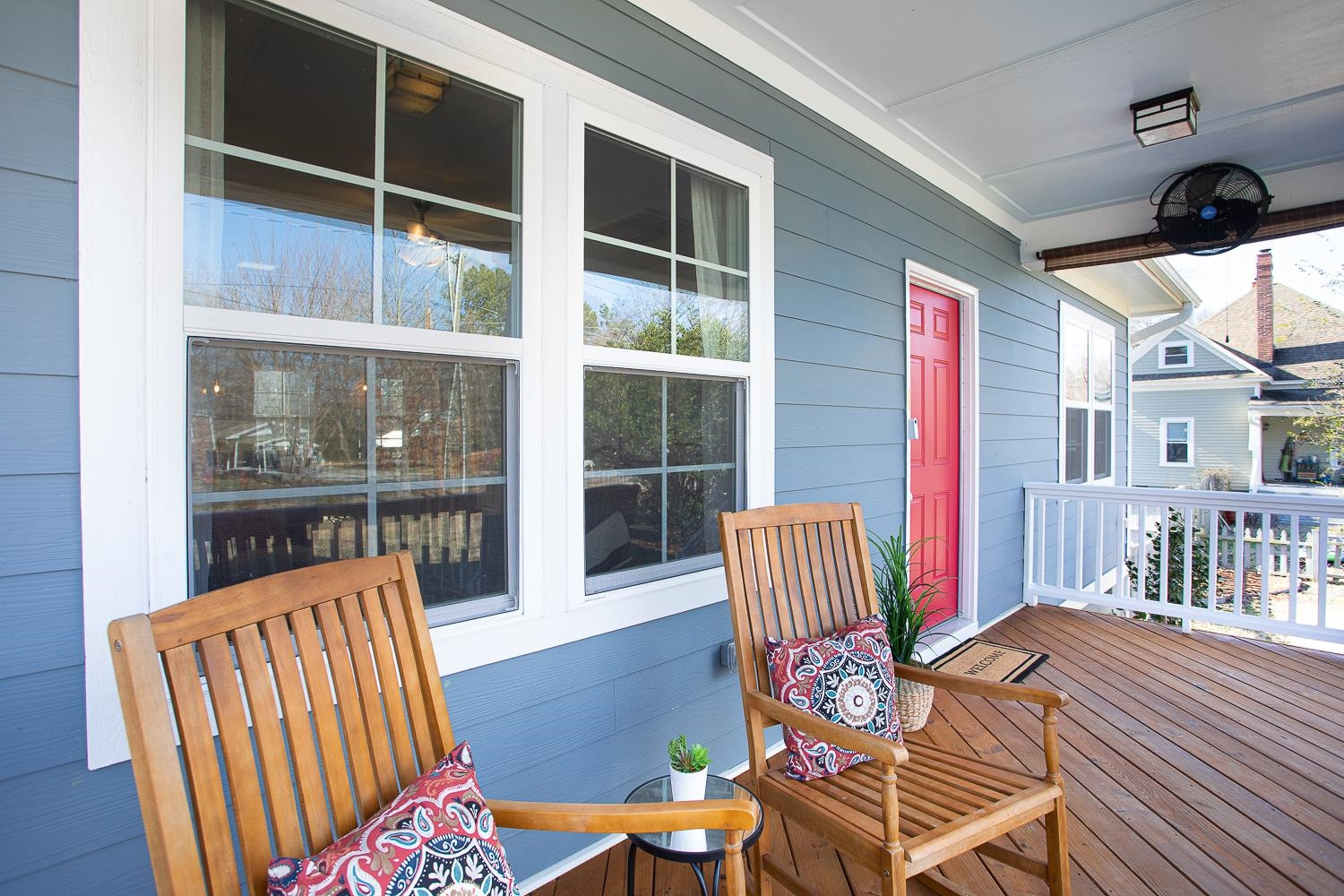 100 E Delafield Avenue