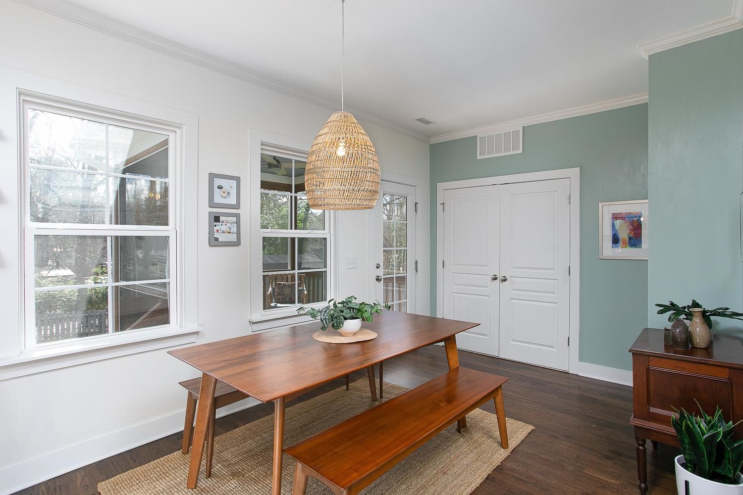 100 E Delafield Avenue