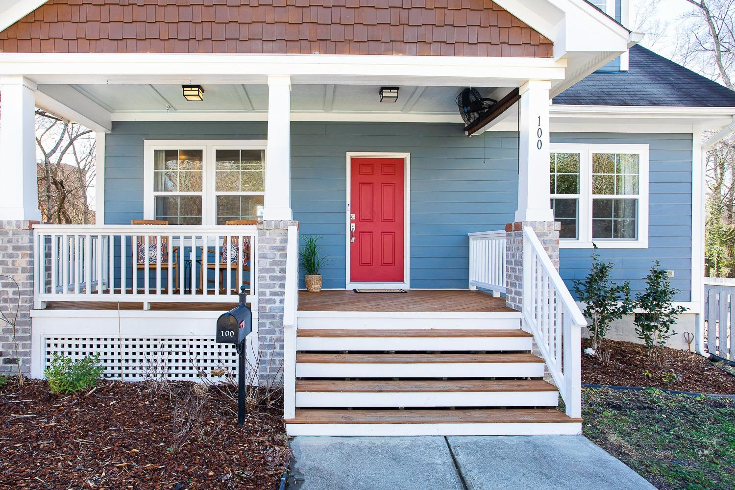 100 E Delafield Avenue