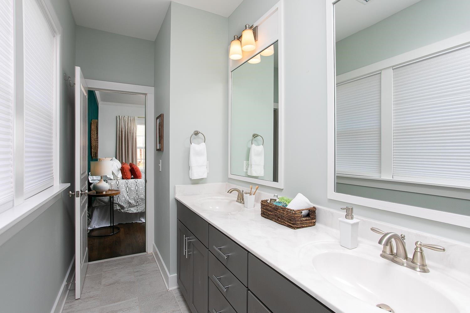 100 E Delafield Avenue