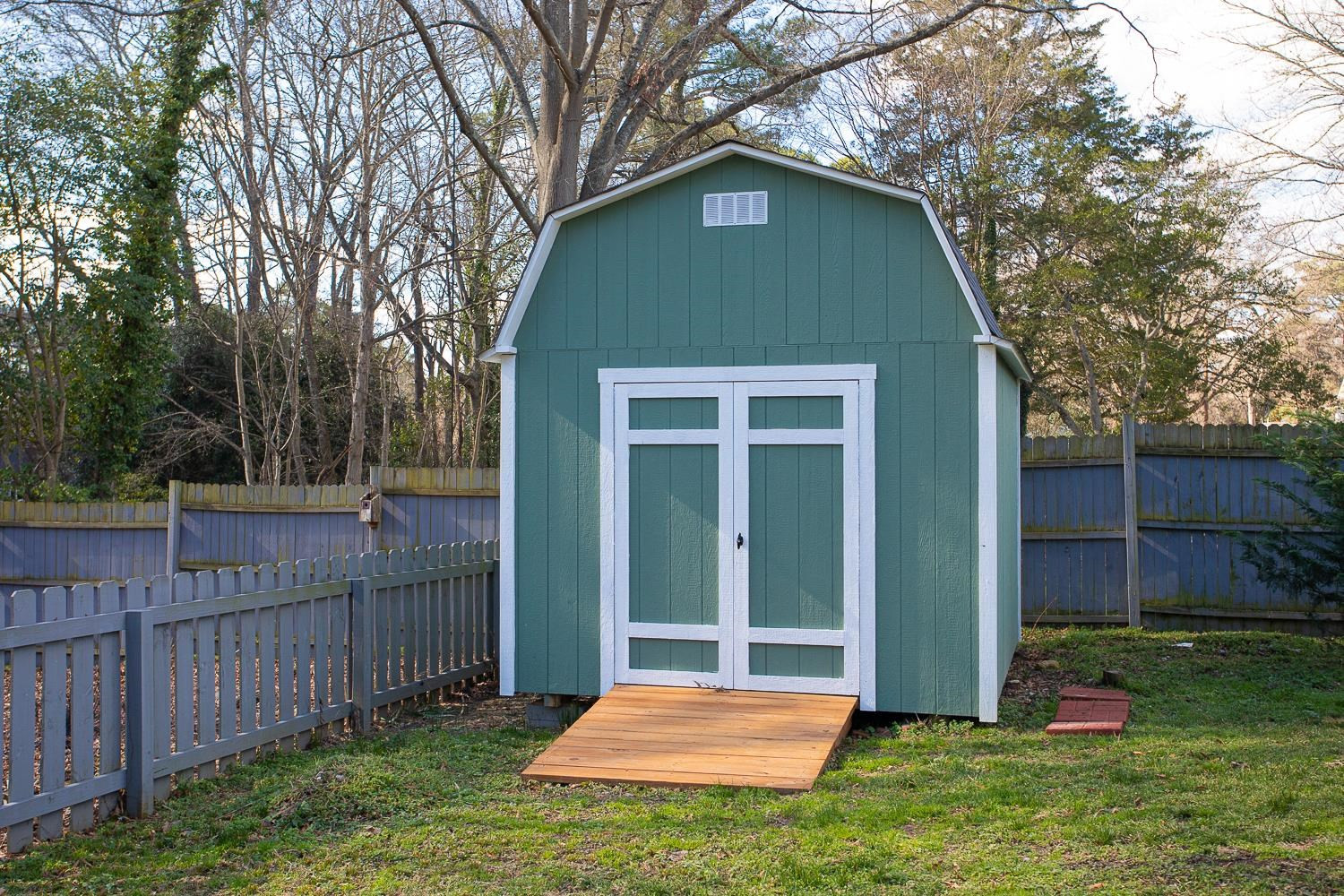 100 E Delafield Avenue