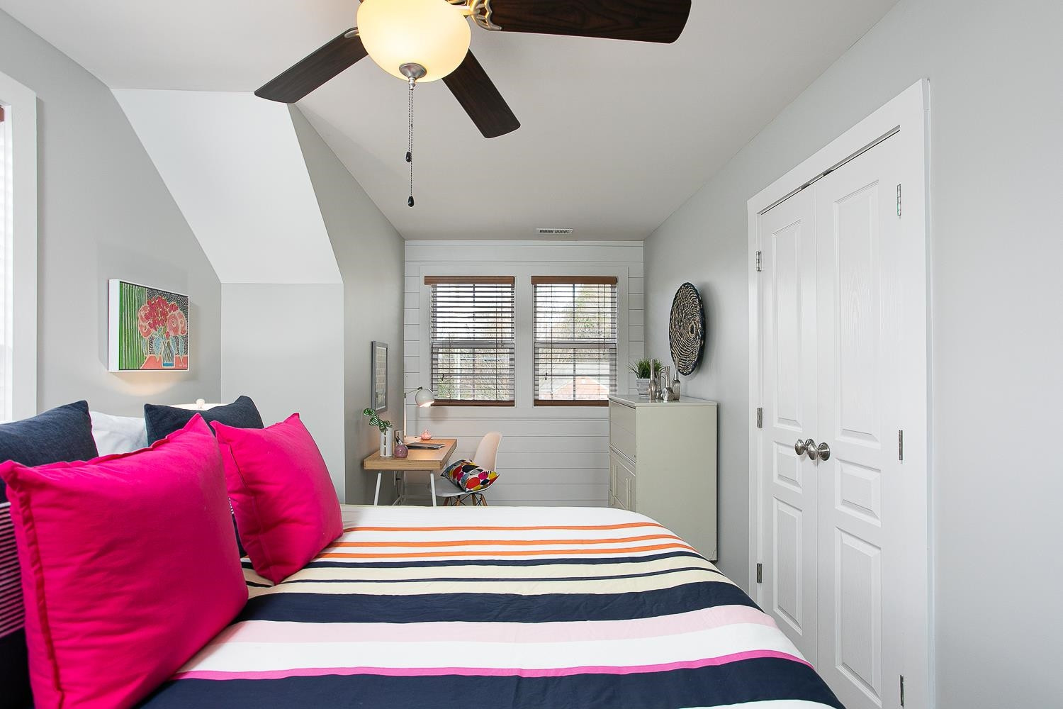 100 E Delafield Avenue