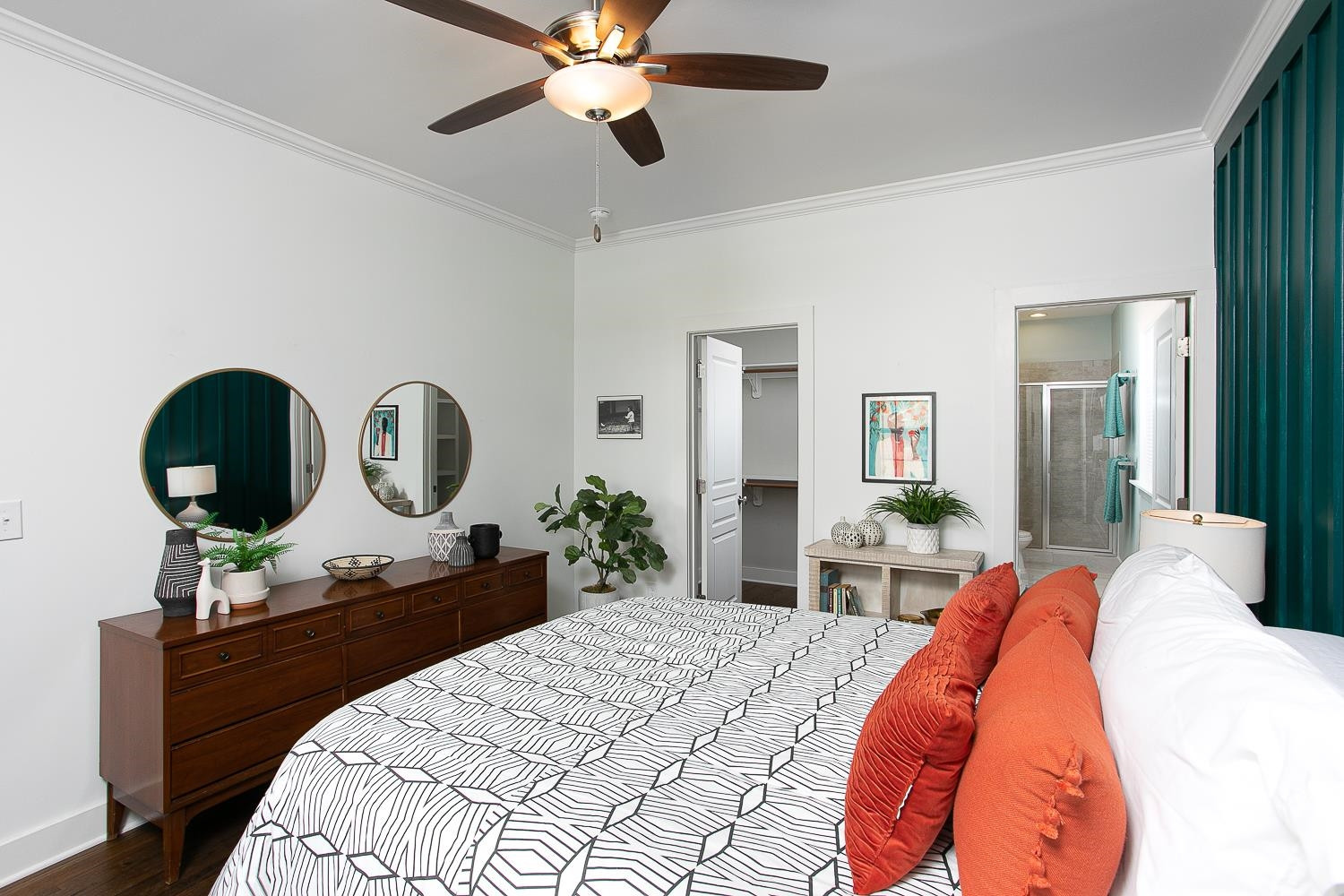 100 E Delafield Avenue