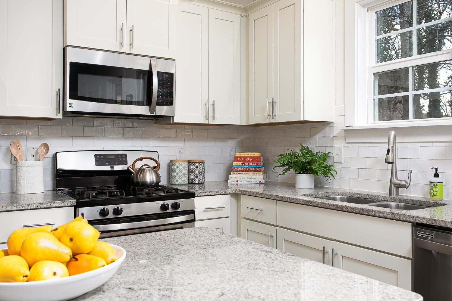 100 E Delafield Avenue