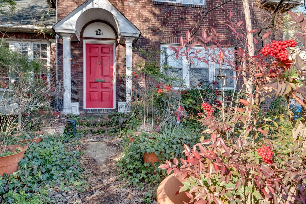 314 W Trinity Avenue