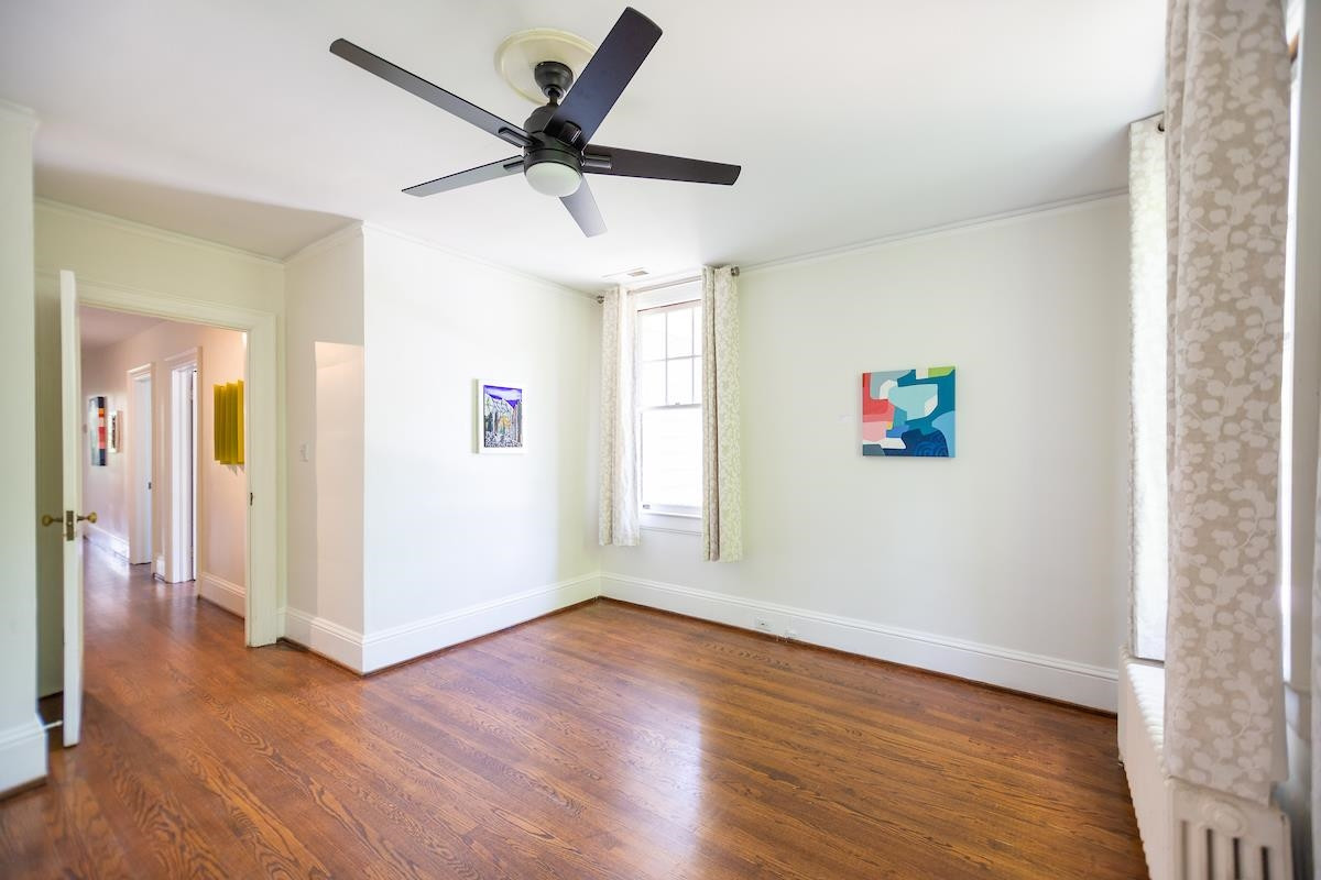 1016 1/2 Minerva Avenue Side Unit: Left Side