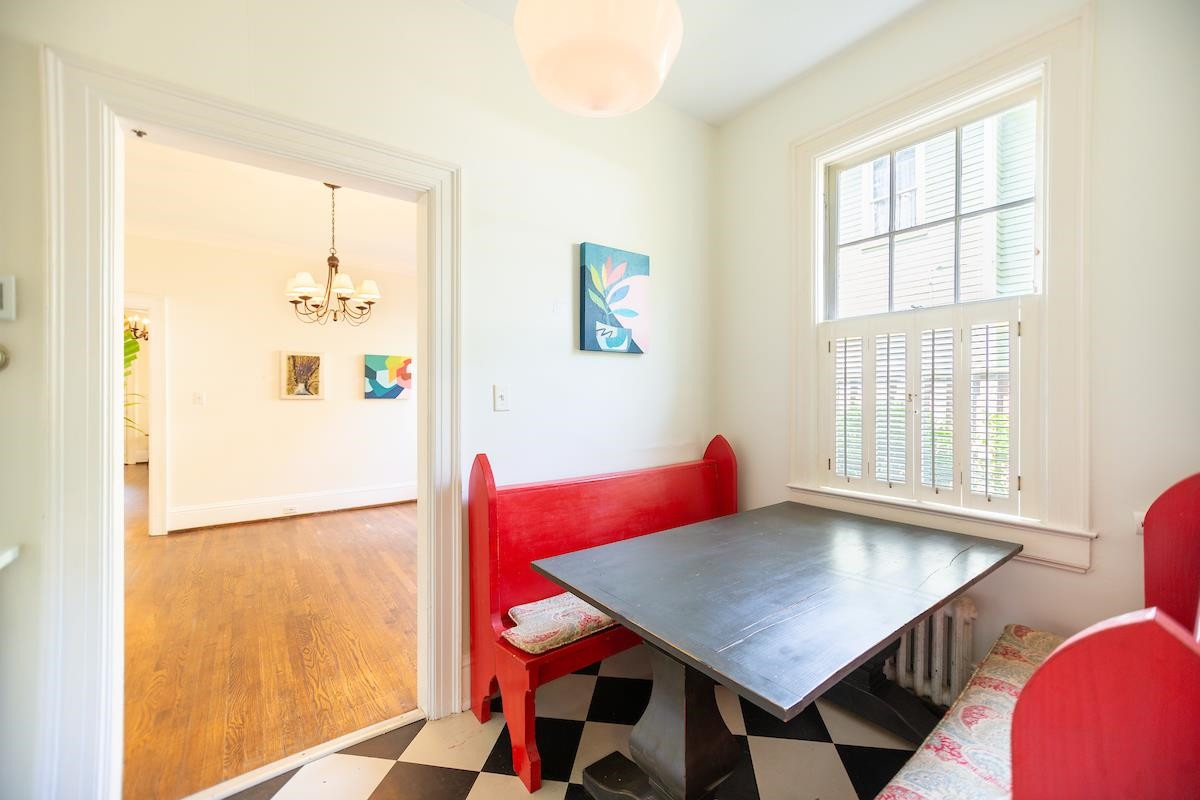 1016 1/2 Minerva Avenue Side Unit: Left Side