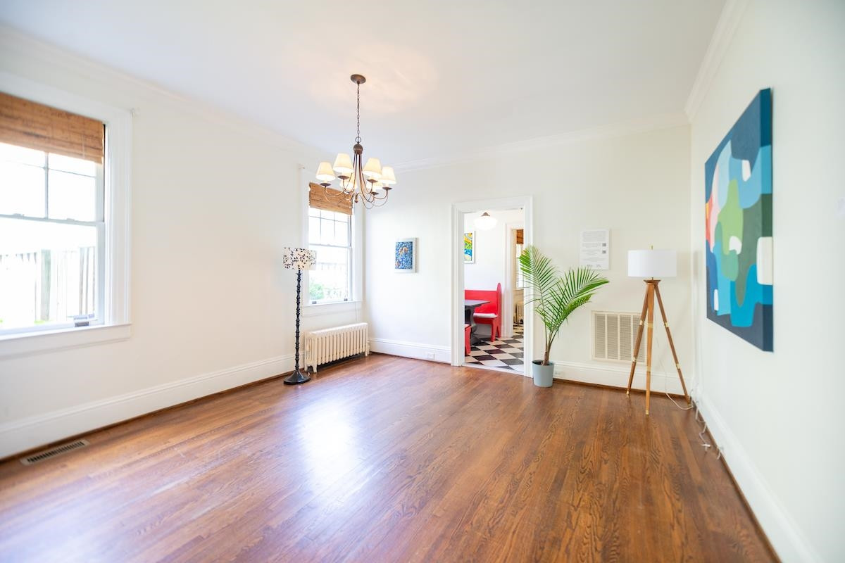 1016 1/2 Minerva Avenue Side Unit: Left Side