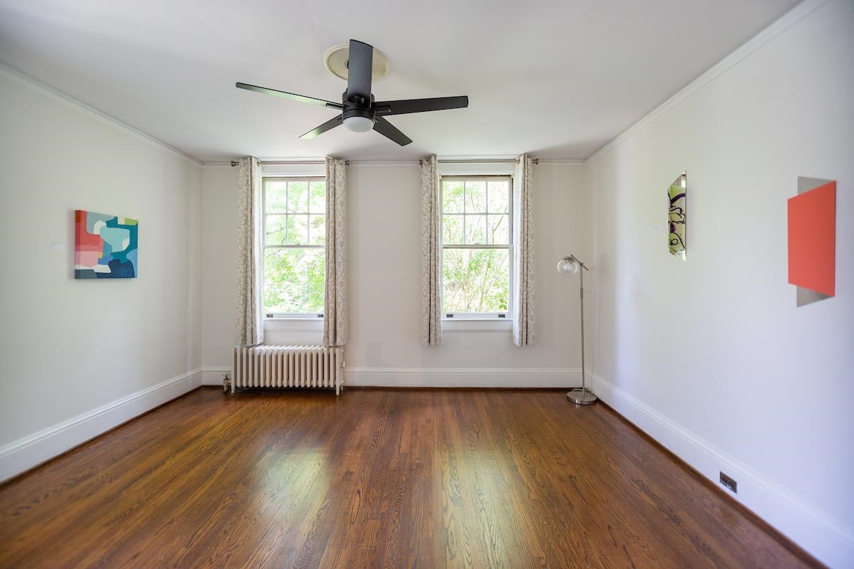 1016 1/2 Minerva Avenue Side Unit: Left Side