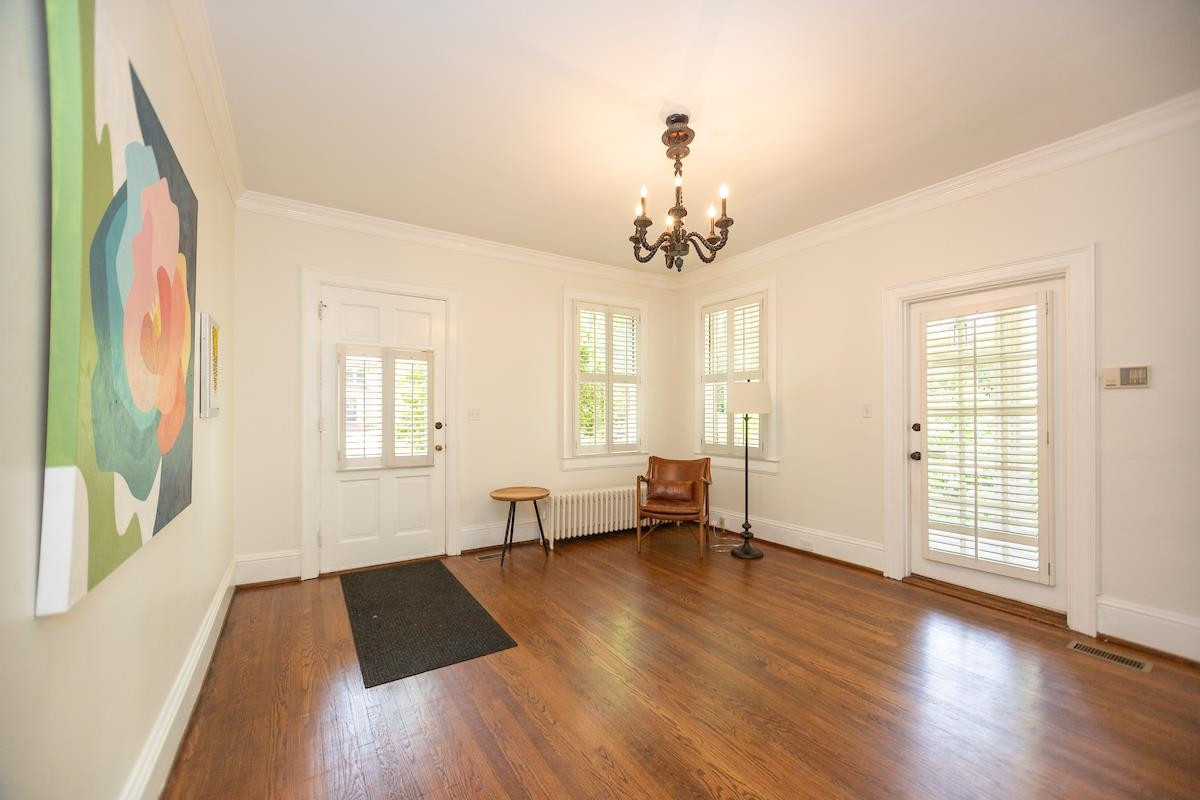 1016 1/2 Minerva Avenue Side Unit: Left Side