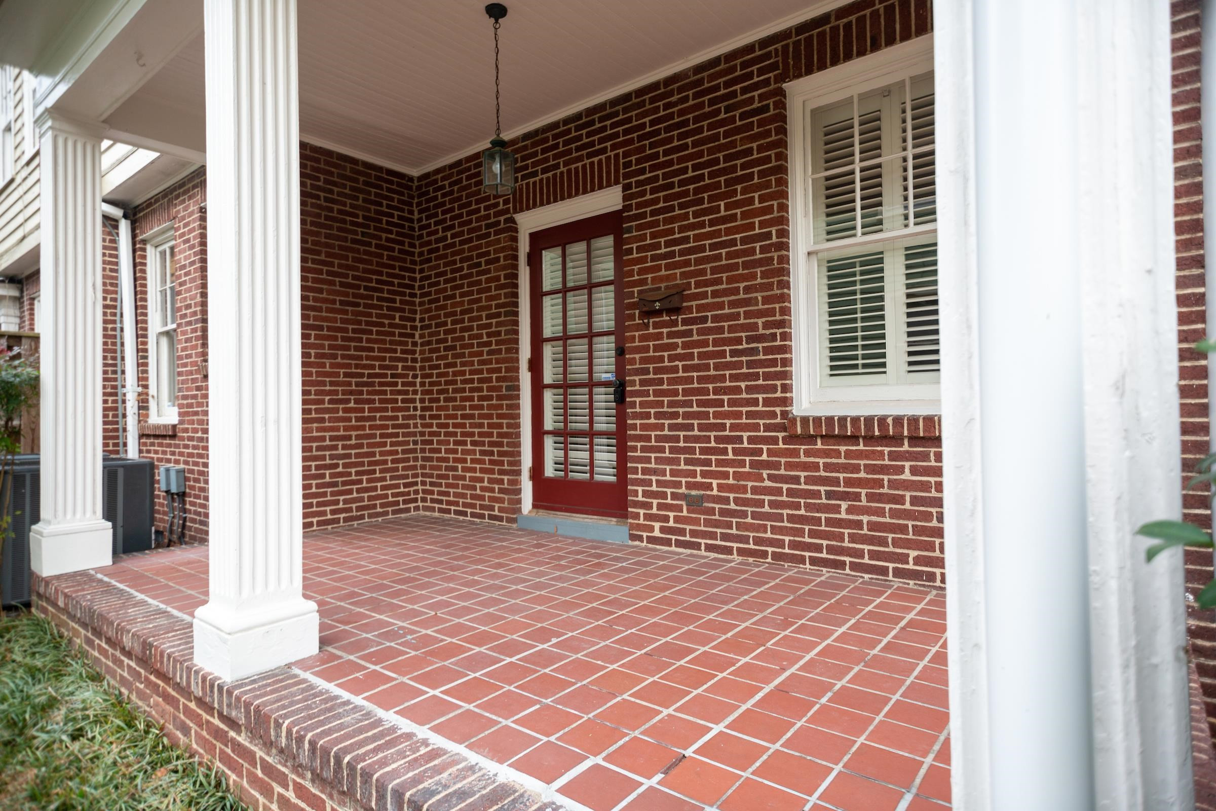 1016 1/2 Minerva Avenue Side Unit: Left Side