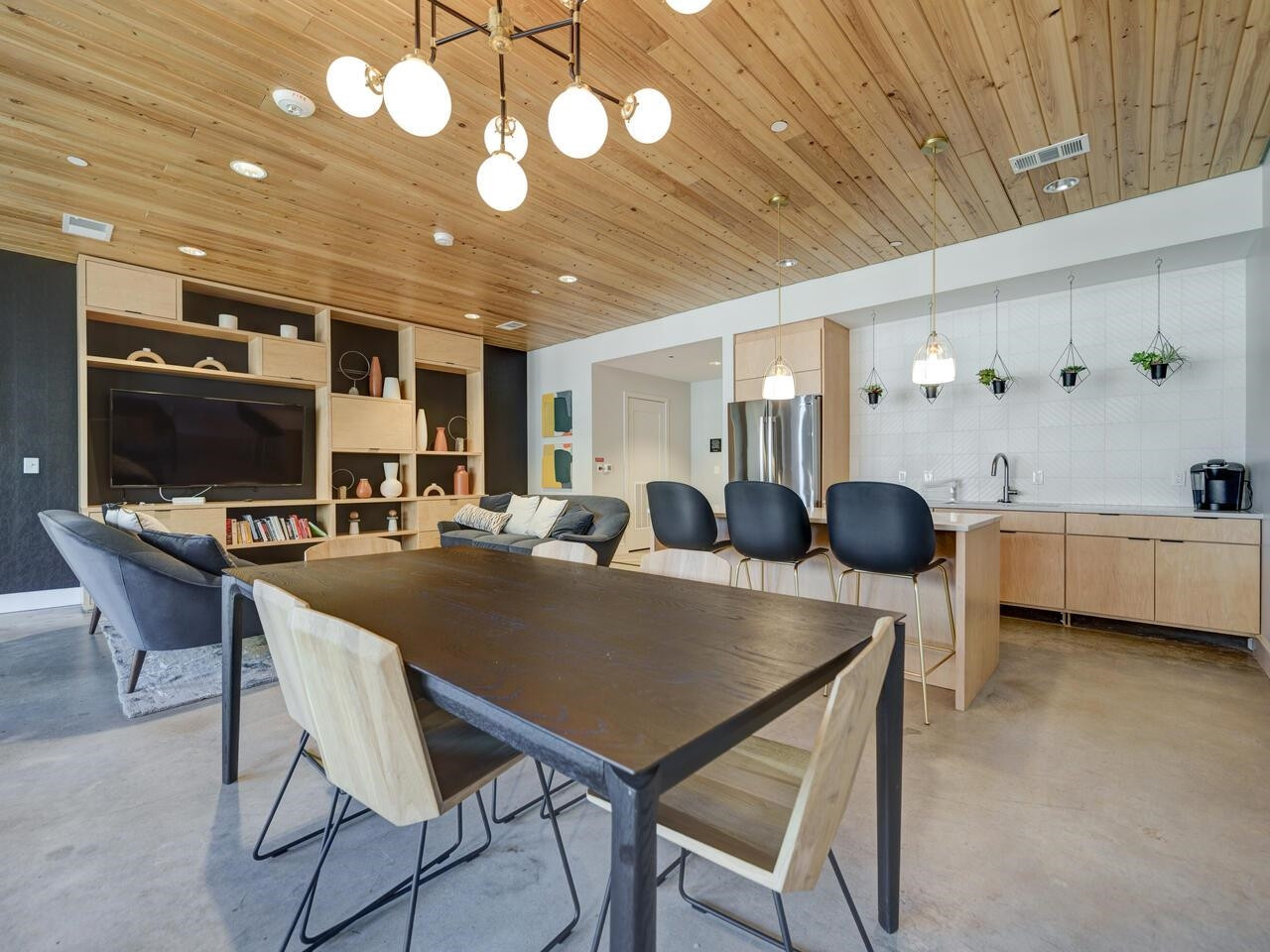 1105 W Main Street # 203